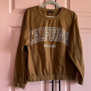 ✨EUC✨SHEIN “California” Brown Long-Sleeved Top (Thin Sweatshirt) - Large